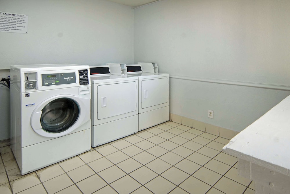 Motel6 Lancaster, TX - DeSoto - Lancaster 50/50