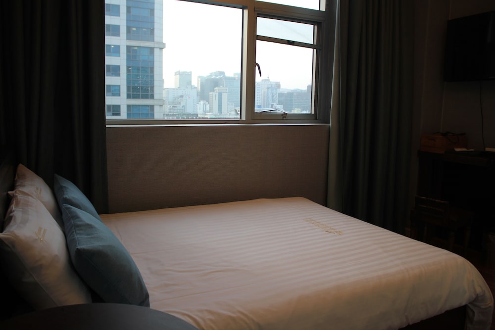 Myeongdong Merlin Hotel 38/65