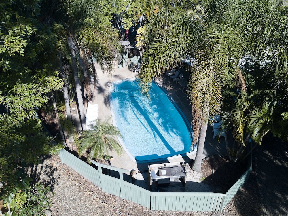 Nomads Noosa Youth Resort 5/60