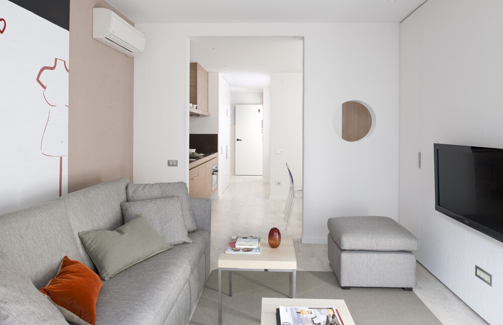 Eric Vokel Bcn Suites 31/51