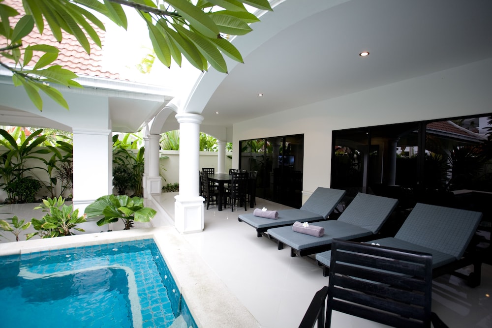 PALM GROVE RESORT 14/42