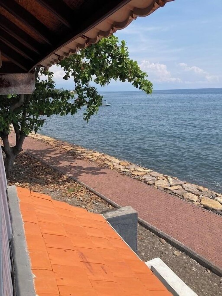 Villa Agung Beach Inn 54/65