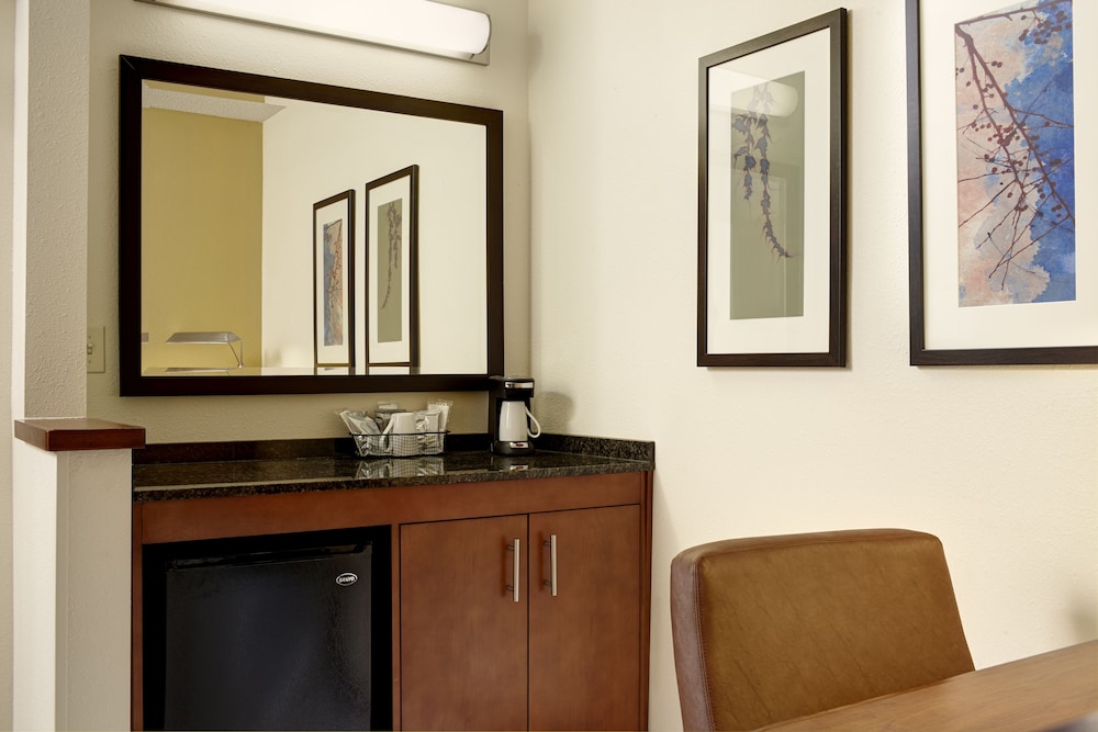 Hyatt Place San Antonio Riverwalk 50/60