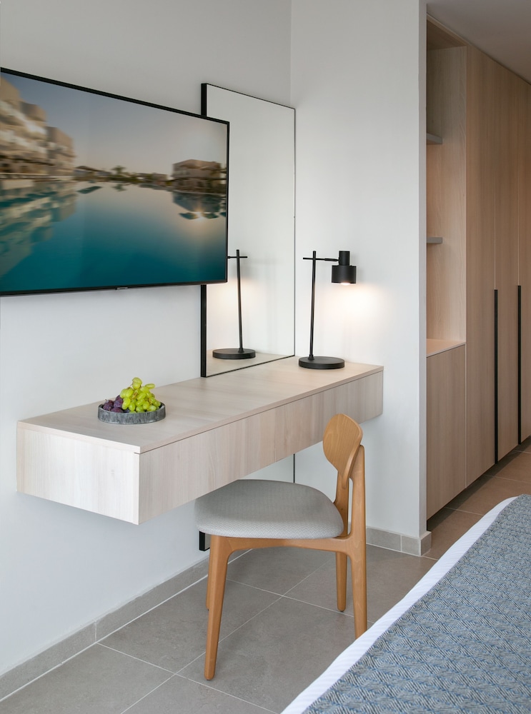 Atlantica Aqua Blue Hotel 25/50