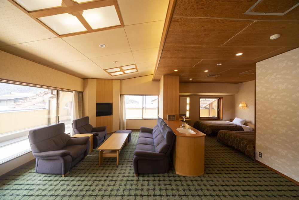 Hotel Miyarikyu 30/50