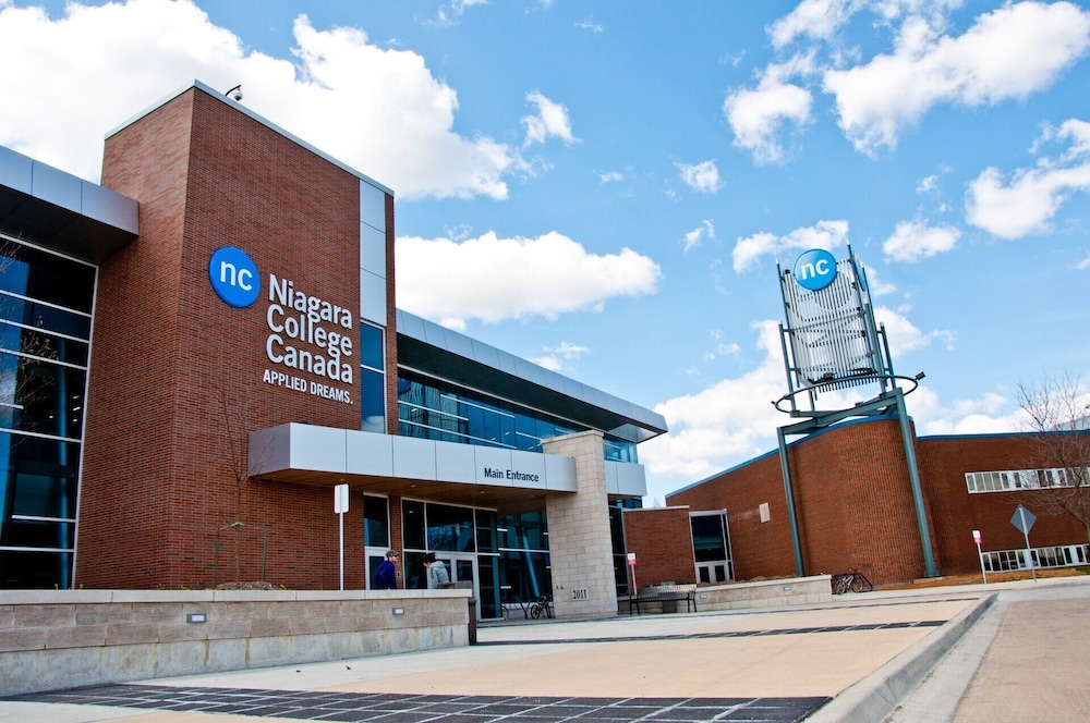 Residence & Conference Centre - Welland 36/50