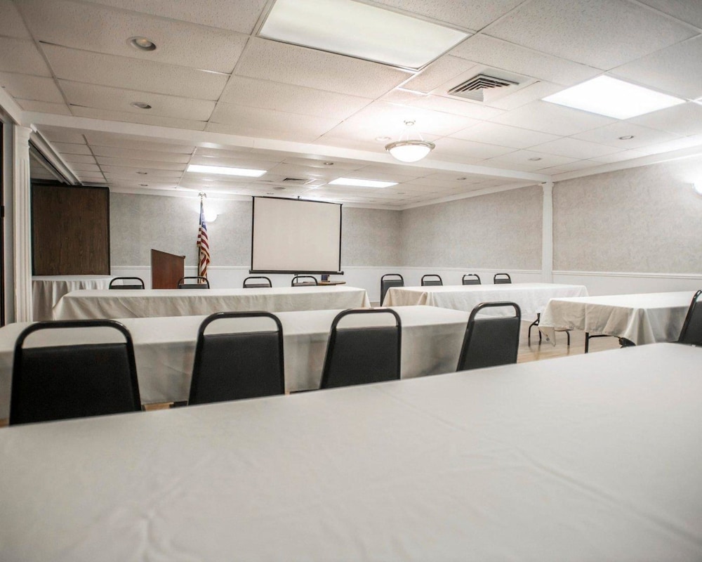 Travelodge by Wyndham Shamokin Dam/Selinsgrove 18/21