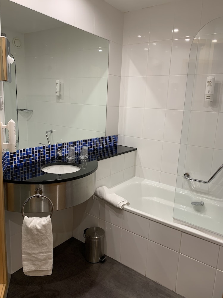 HOLIDAY INN EXPRESS VITORIA 18/43