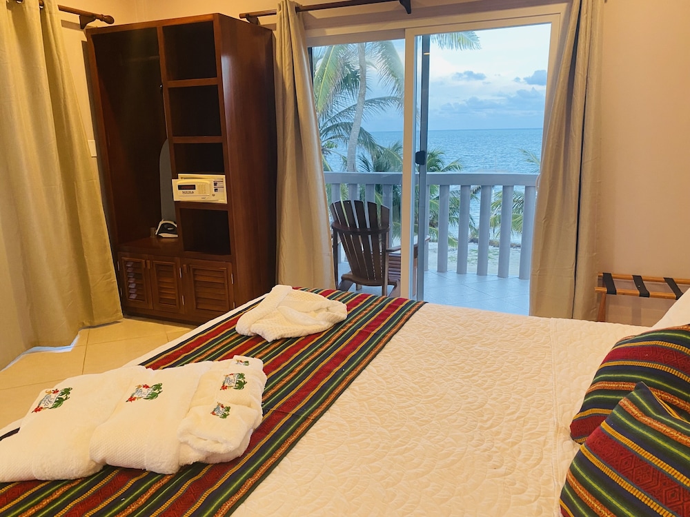 La Isla Resort 34/68