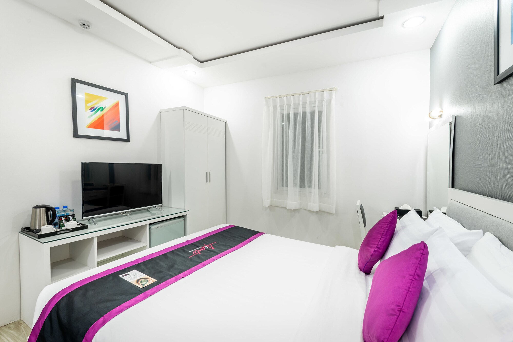DELUXE, DOUBLE BED