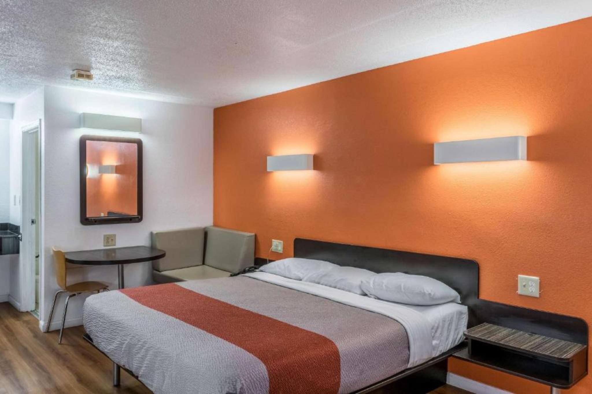 2 Full Beds - Mini Fridge