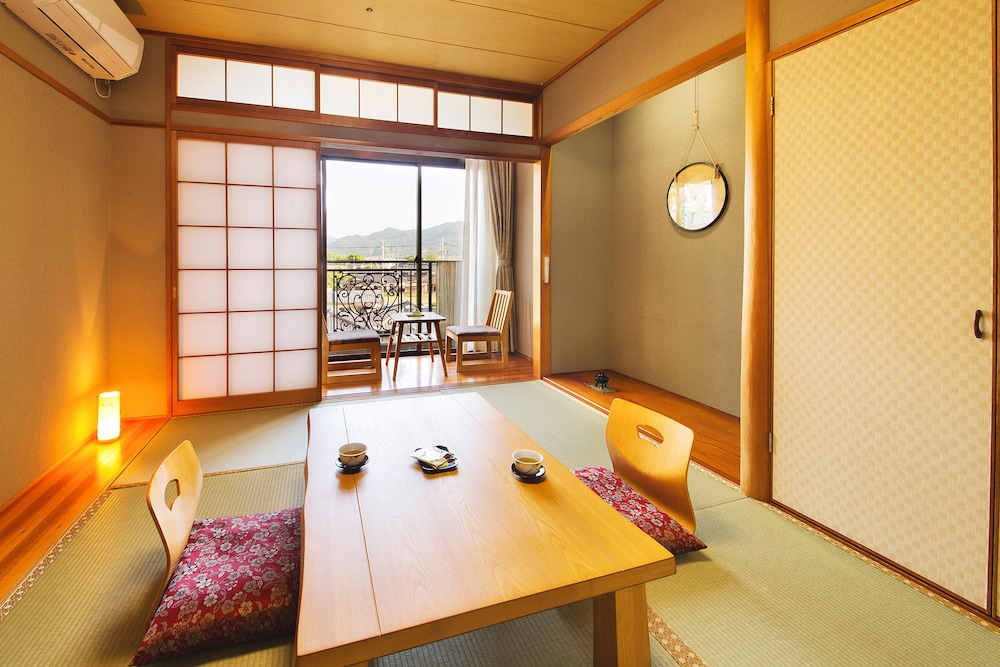 Resort Hotel Mihagi 57/84