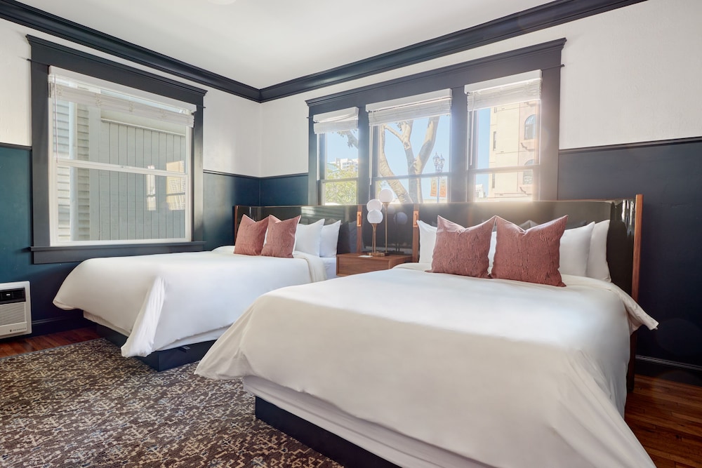 ROOM, 2 QUEEN BEDS