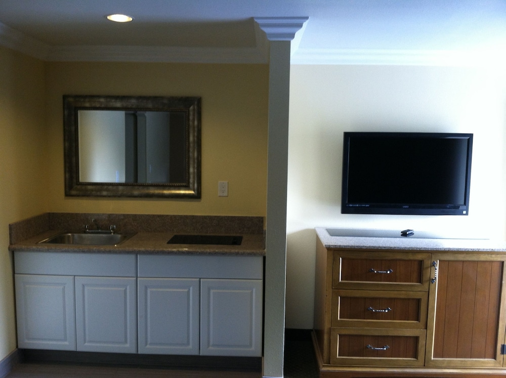 Walnut Inn & Suites 27/44