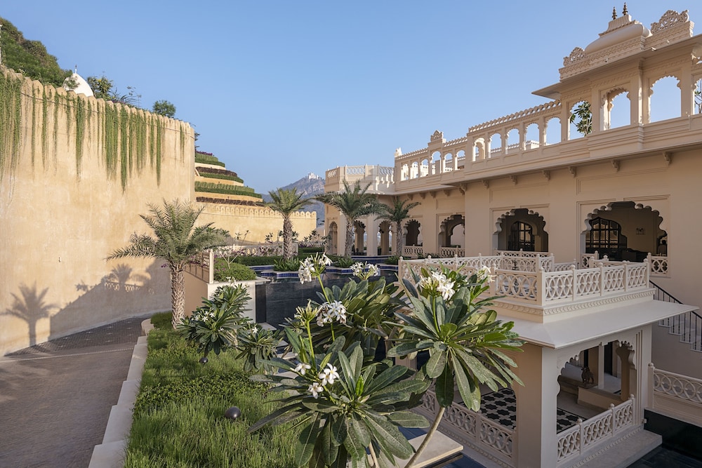 Aurika Udaipur - Luxury by Lemon Tree Hotels 46/50
