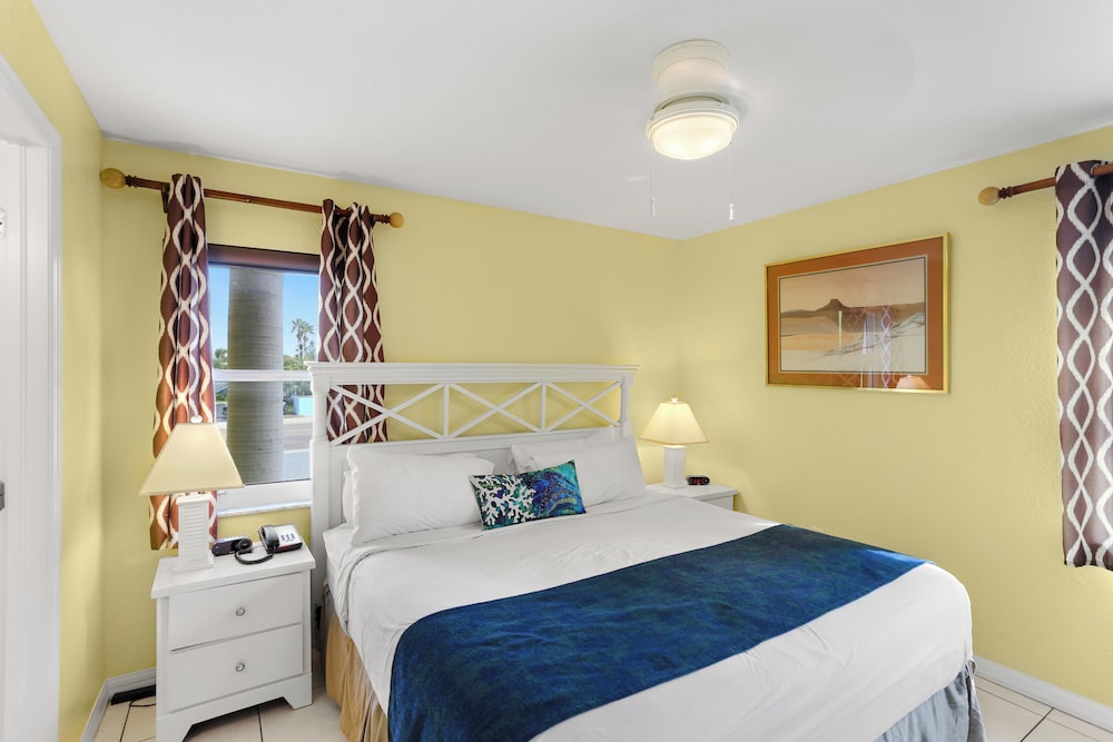 South Beach Condo Hotel 23/50