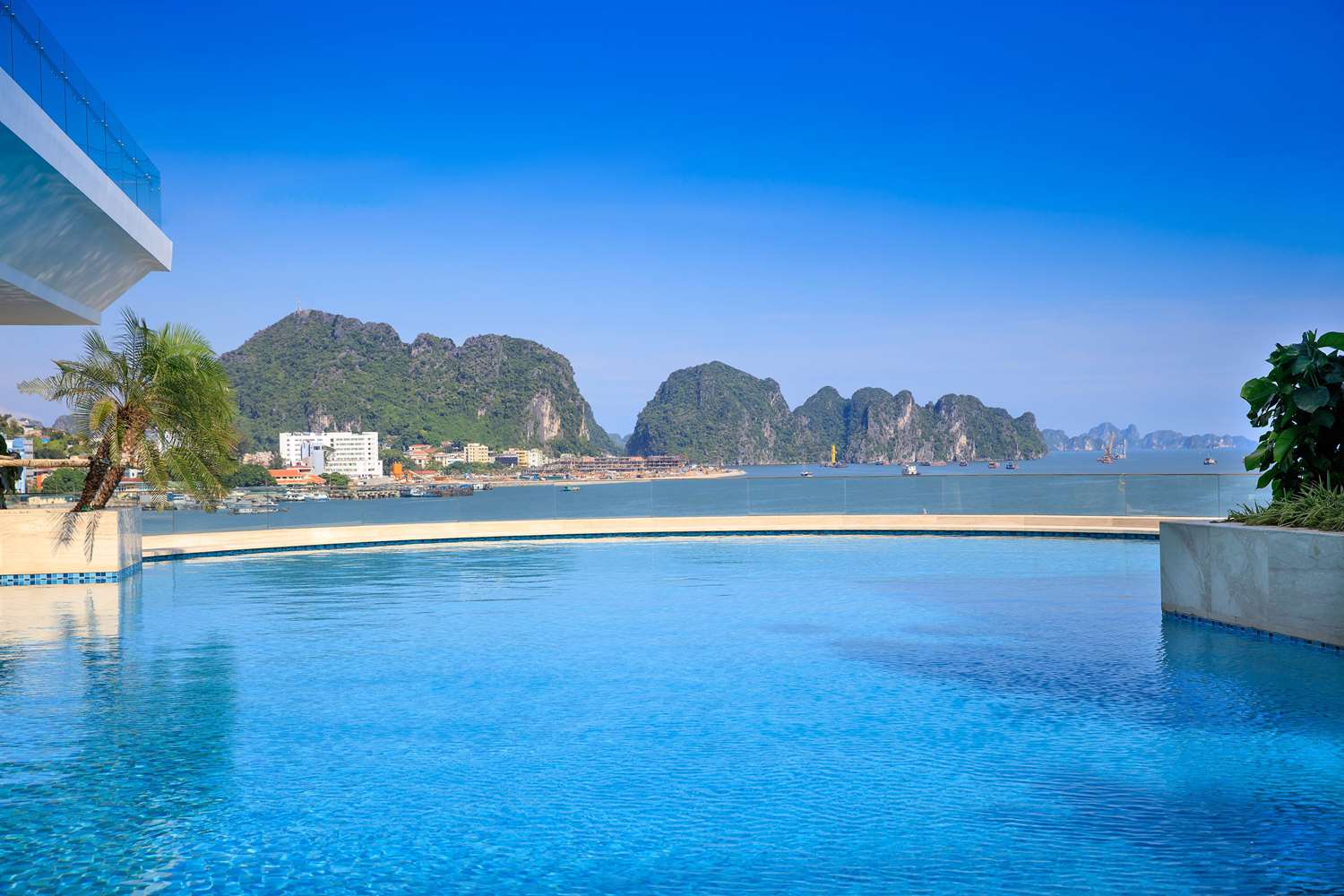 Wyndham Legend Halong 69/72