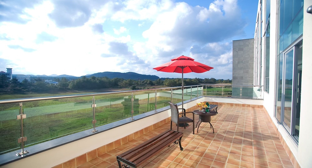 Areumdaun Resort 80/81