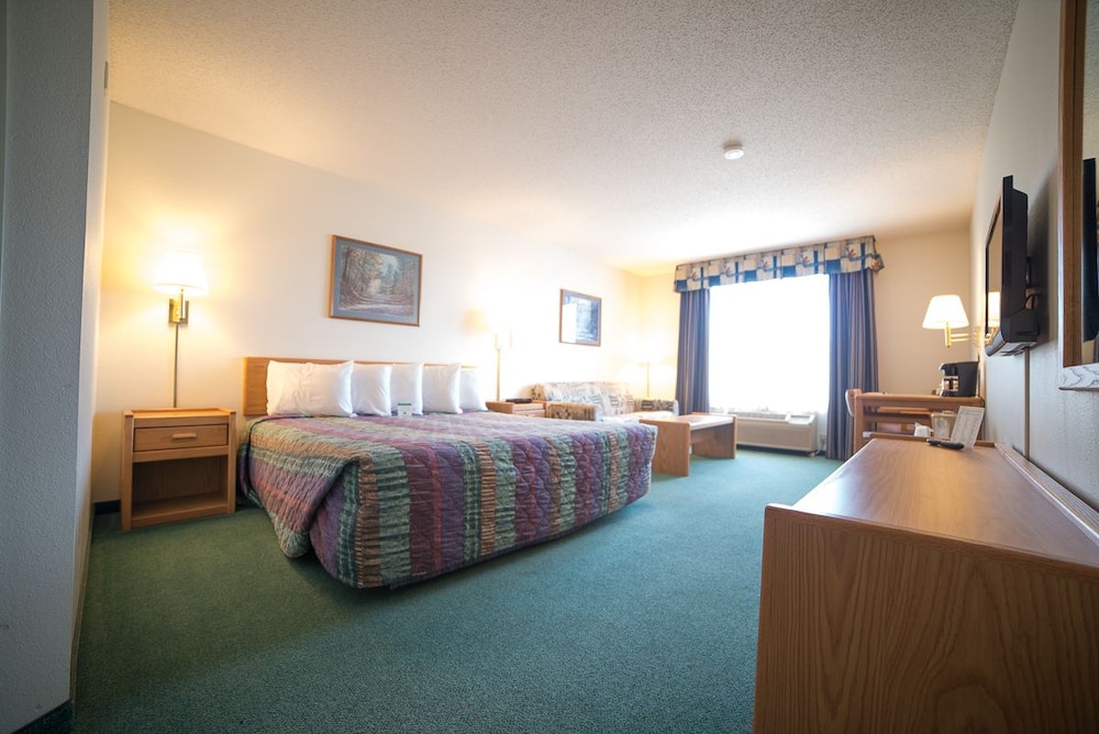 River Valley Inn & Suites 10/37
