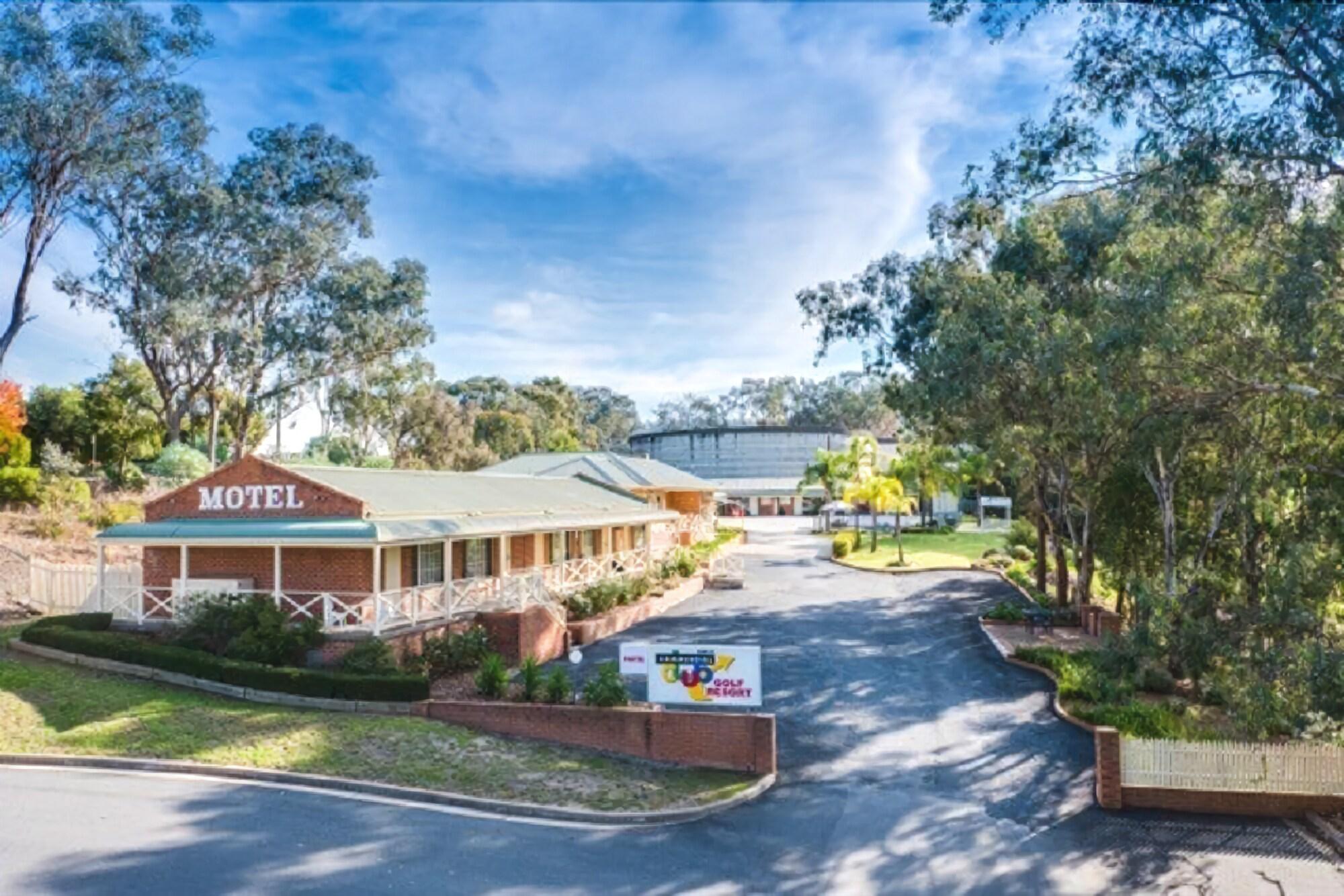 Commercial Golf Resort 27/31