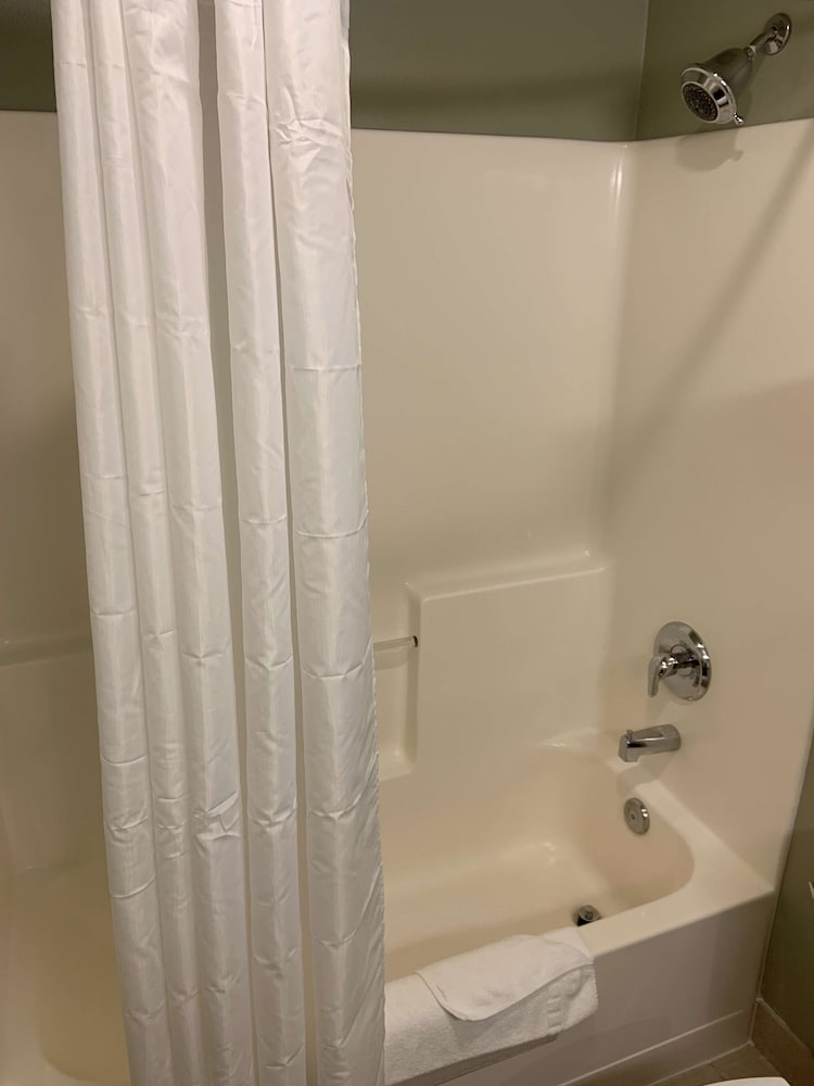 غرفة قياسية بسريرين كوين يُسمح فيها بالحيوانات الأليفة، Best Western Plus Kennewick Inn 3/3