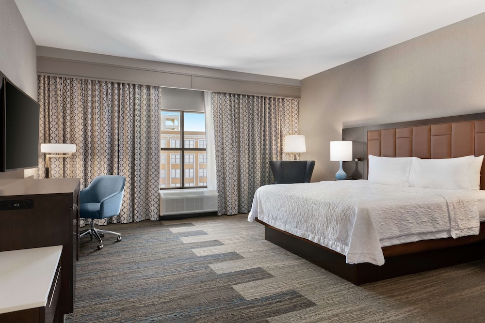 ROOM, KING BED