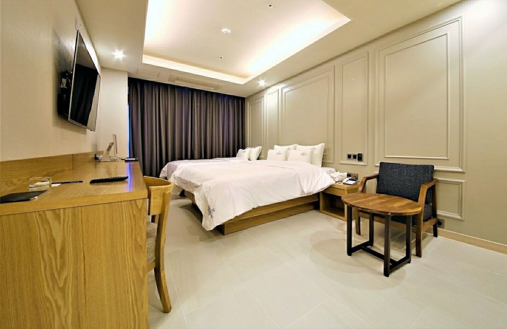 Time Square Hotel 15/25