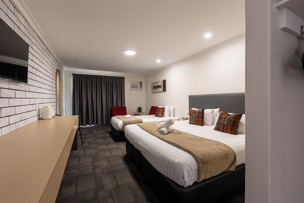 ROOM, DOUBLE BED, PARK VIEW
