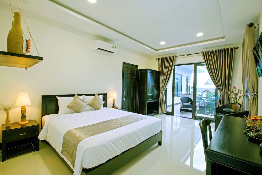 DELUXE, DOUBLE BED