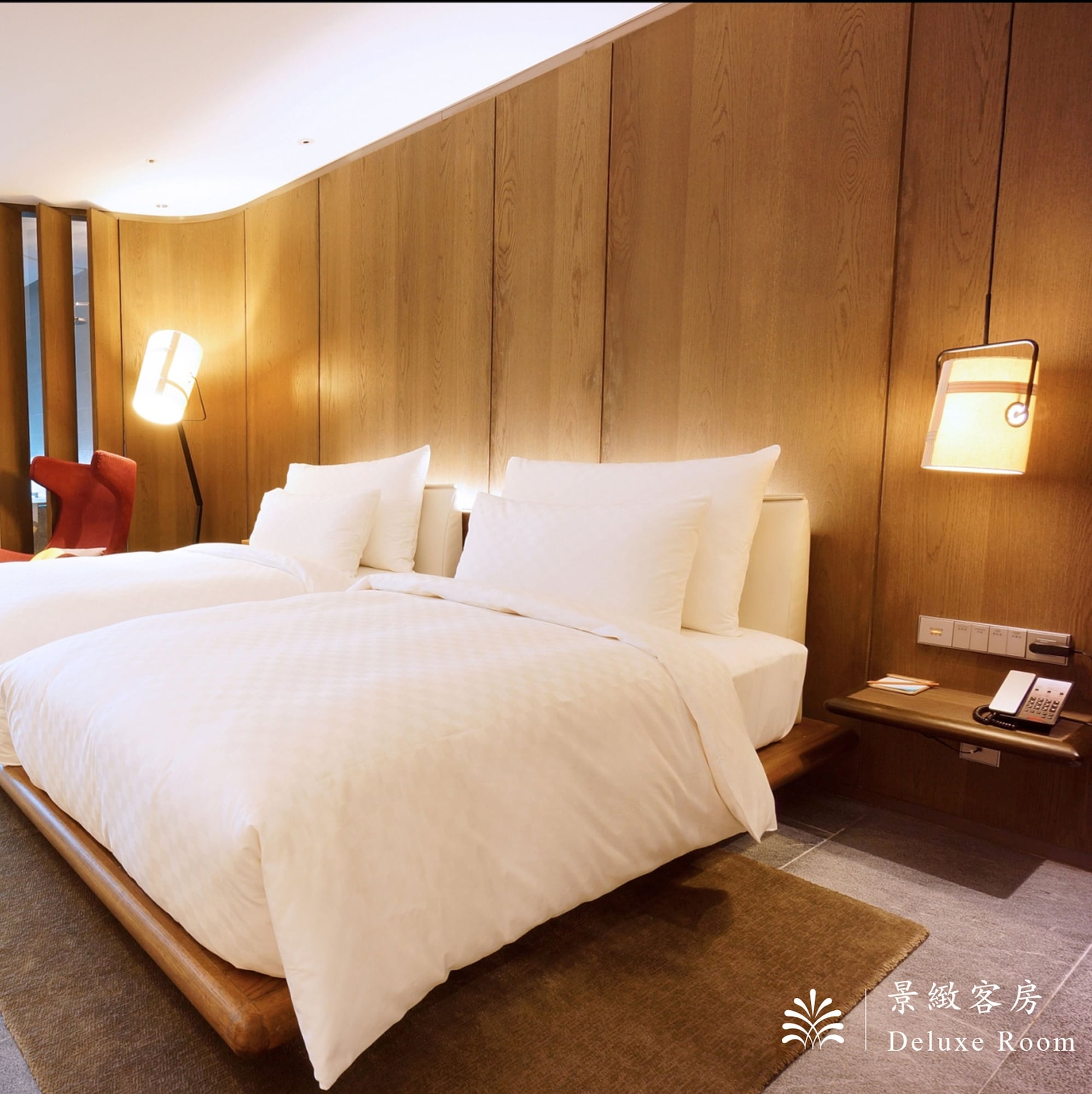 DELUXE, TWIN BEDS