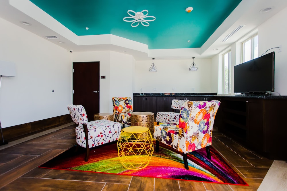 Palacio Royale Inn Boutique 37/51
