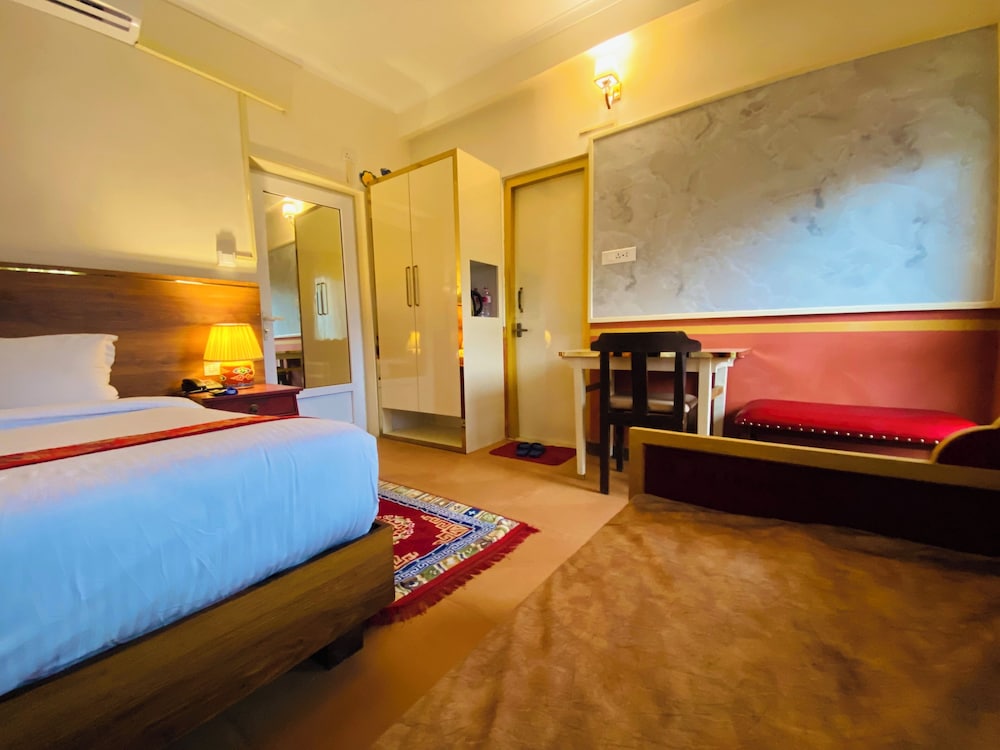 SUPERIOR, DOUBLE BED, BALCONY