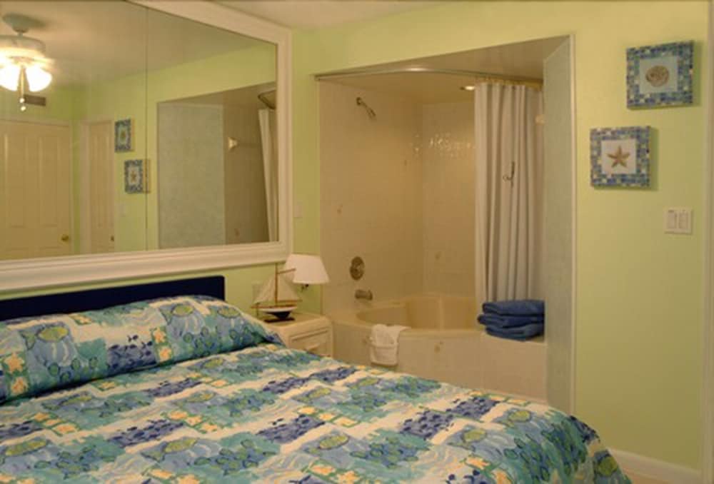 Ocean Reef Yacht Club Resort 24/75