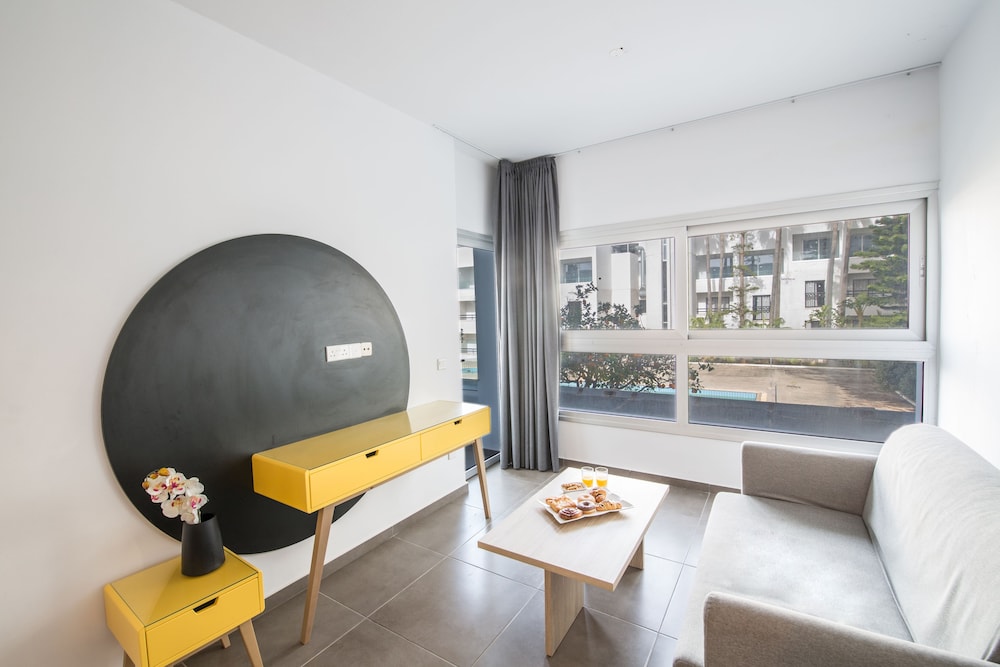Anthea Hotel Apartments 35/60