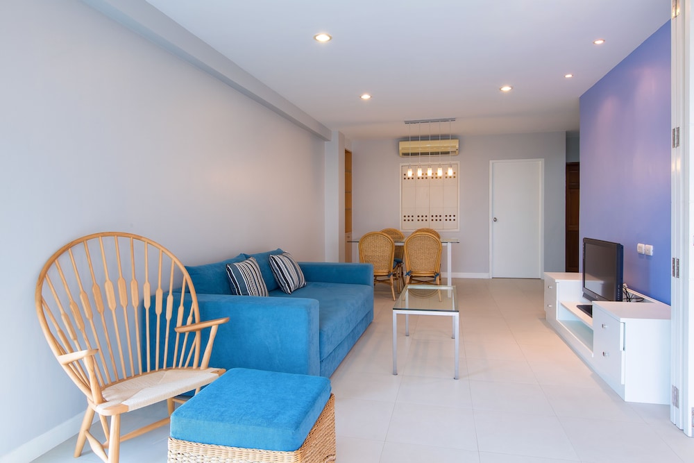 Baan Poolom Beachfront Condominium 28/50