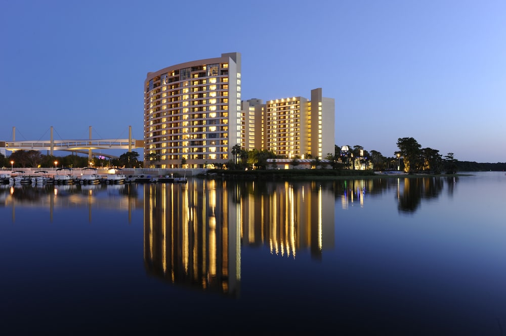 Bay Lake Tower at Disneys Contemporary Resort 34/39
