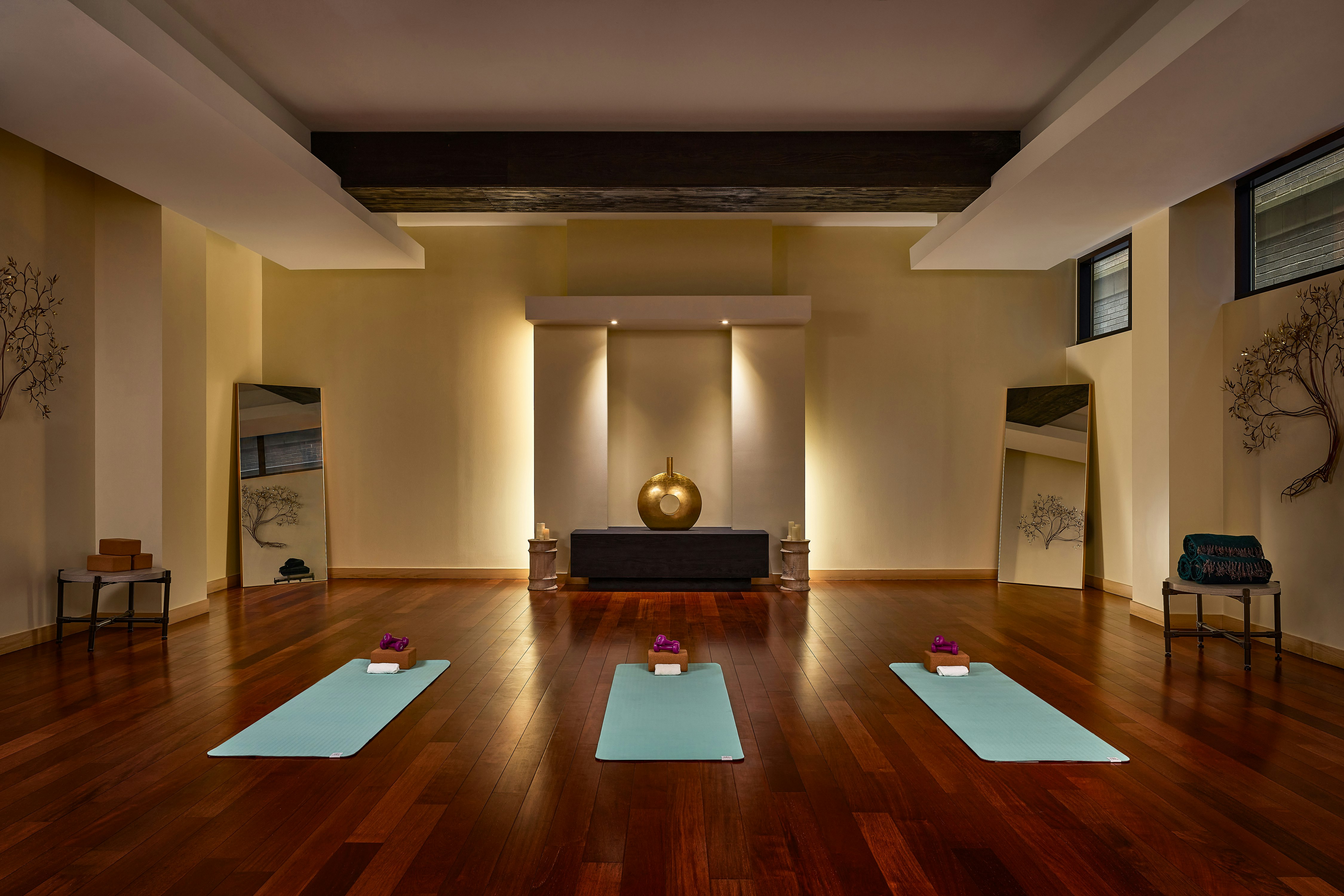The Highland Dallas, Curio Collection by Hilton 42/68