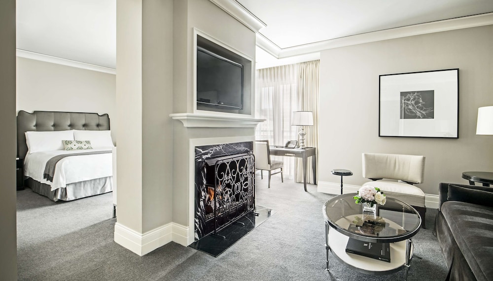 Waldorf Astoria Chicago 65/99