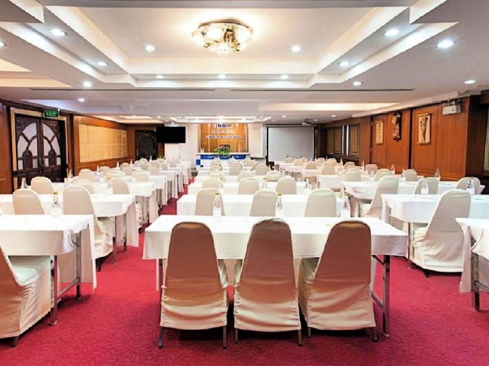SUMMIT PAVILION SUVARNABHUMI HOTEL 39/50