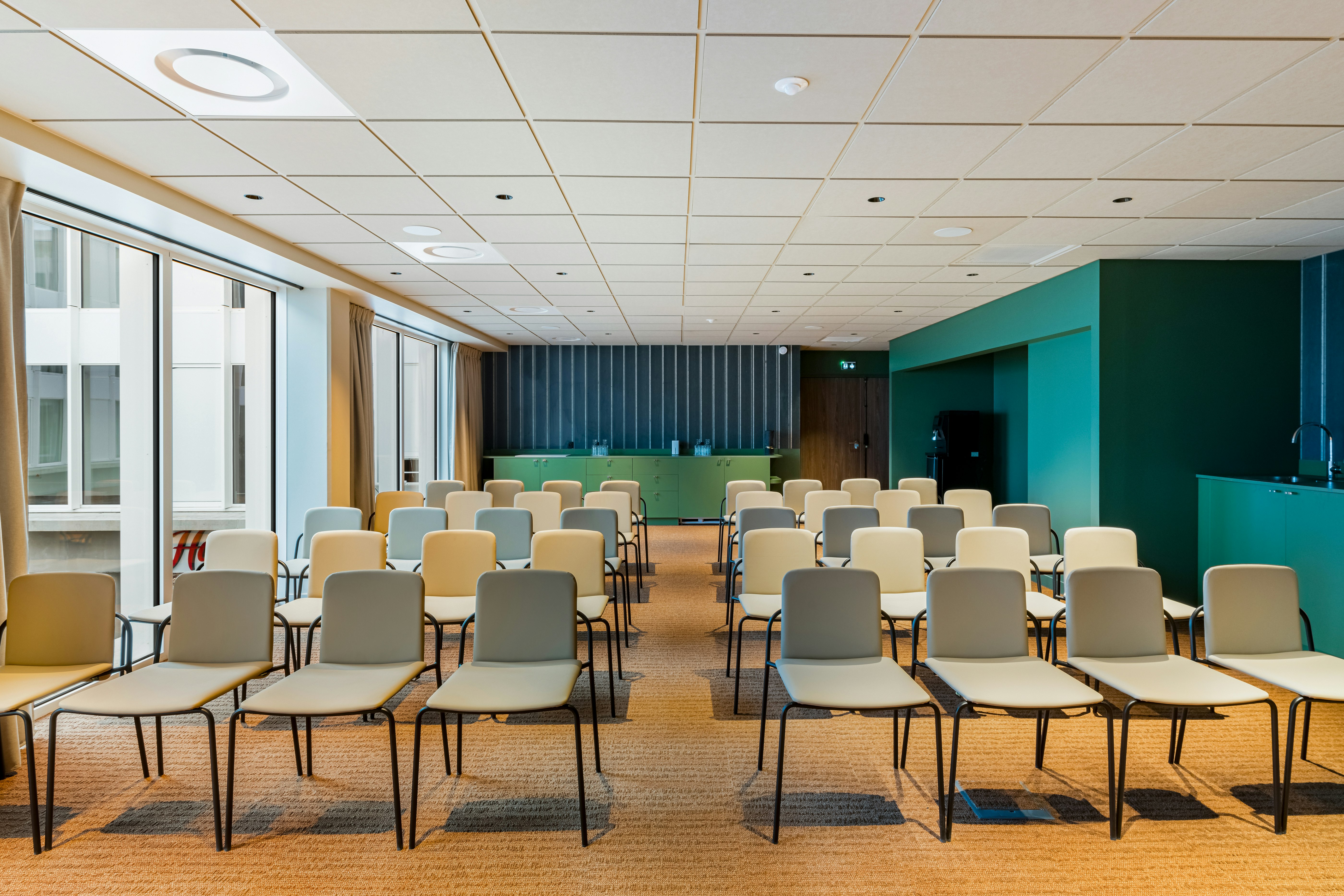 Hampton by Hilton Bordeaux Merignac Airport 36/40