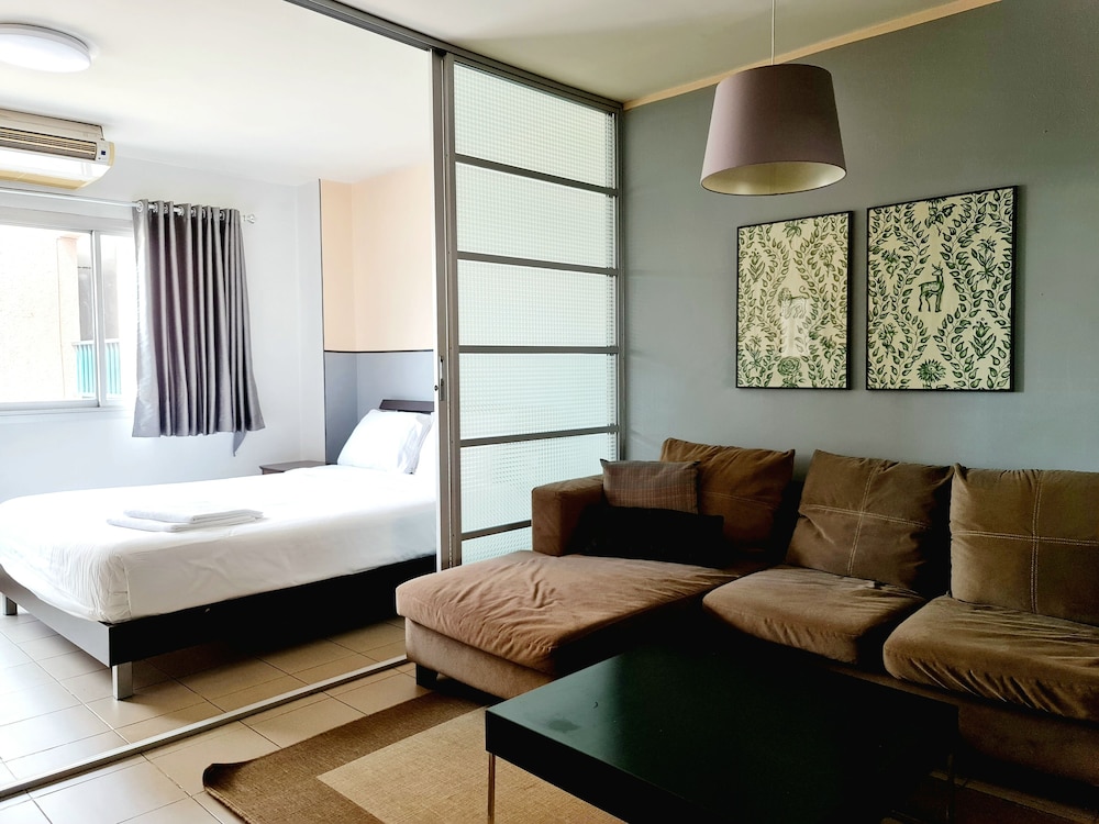 Sathorn Terrace Apartment 35/50