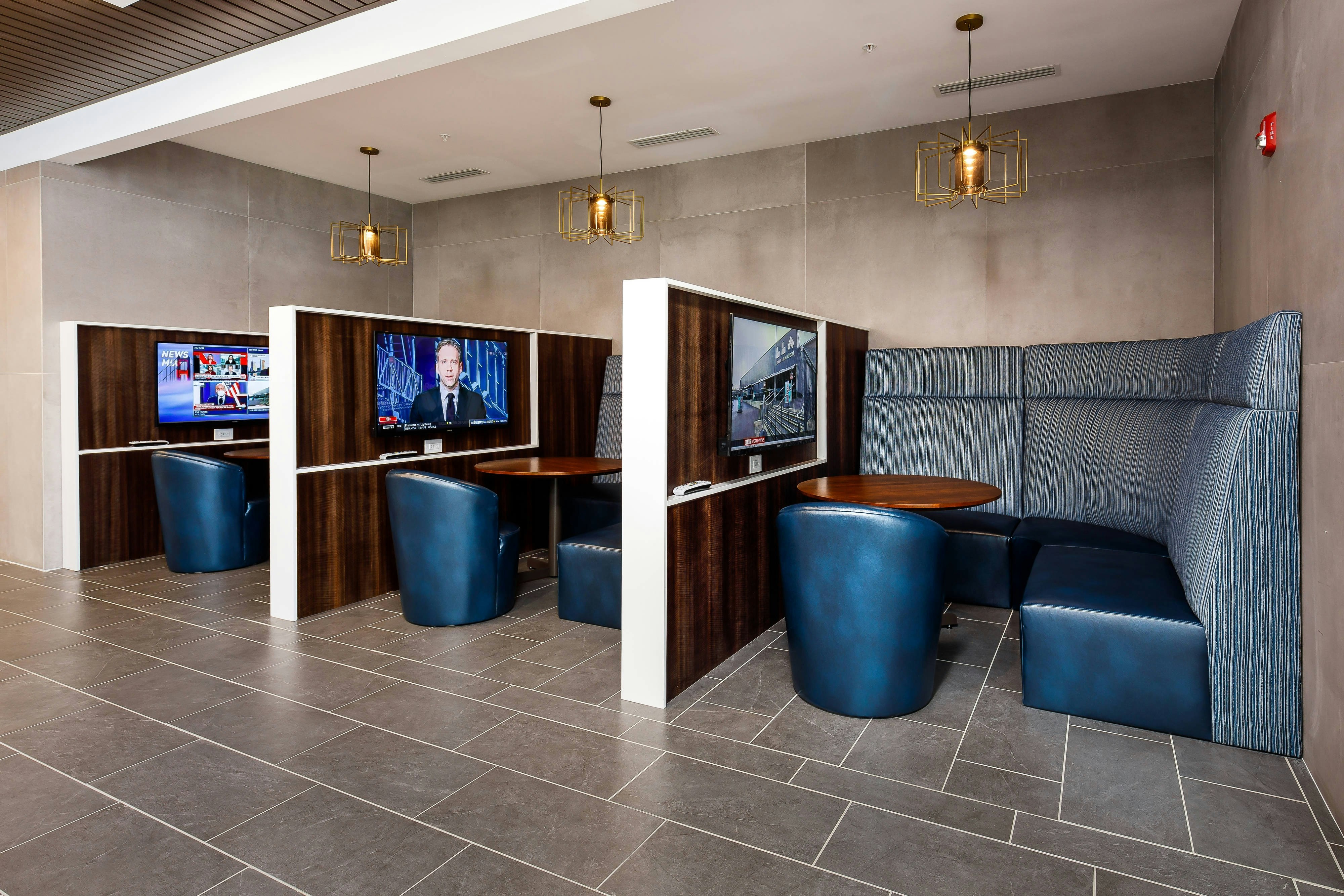Courtyard by Marriott Pensacola West 32/44