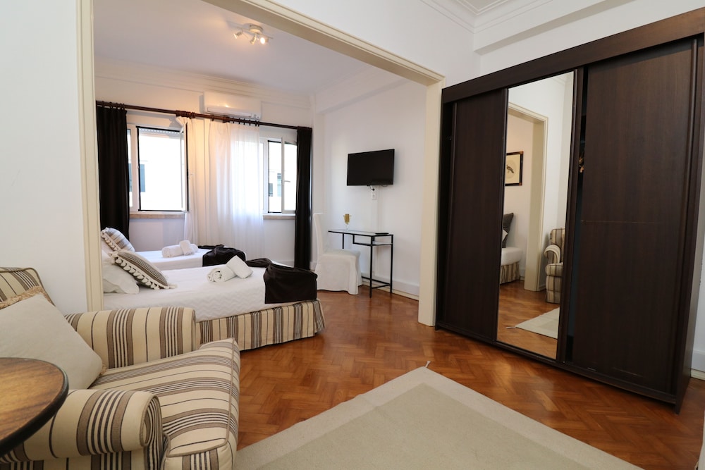 Discovery Apartment Expo 11/29