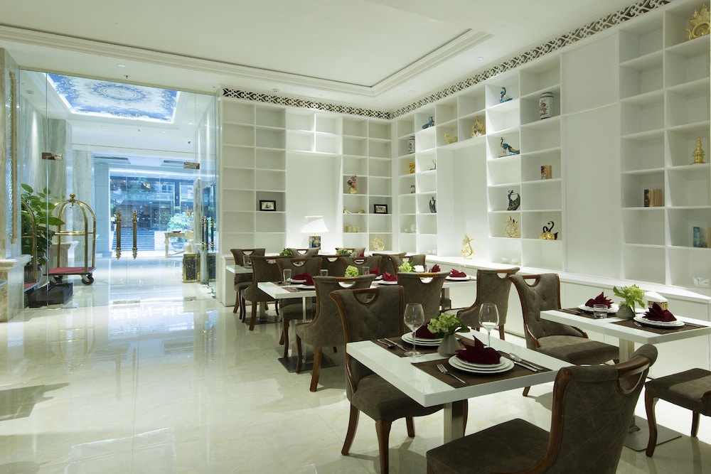 Blue Diamond Luxury Hotel 67/72