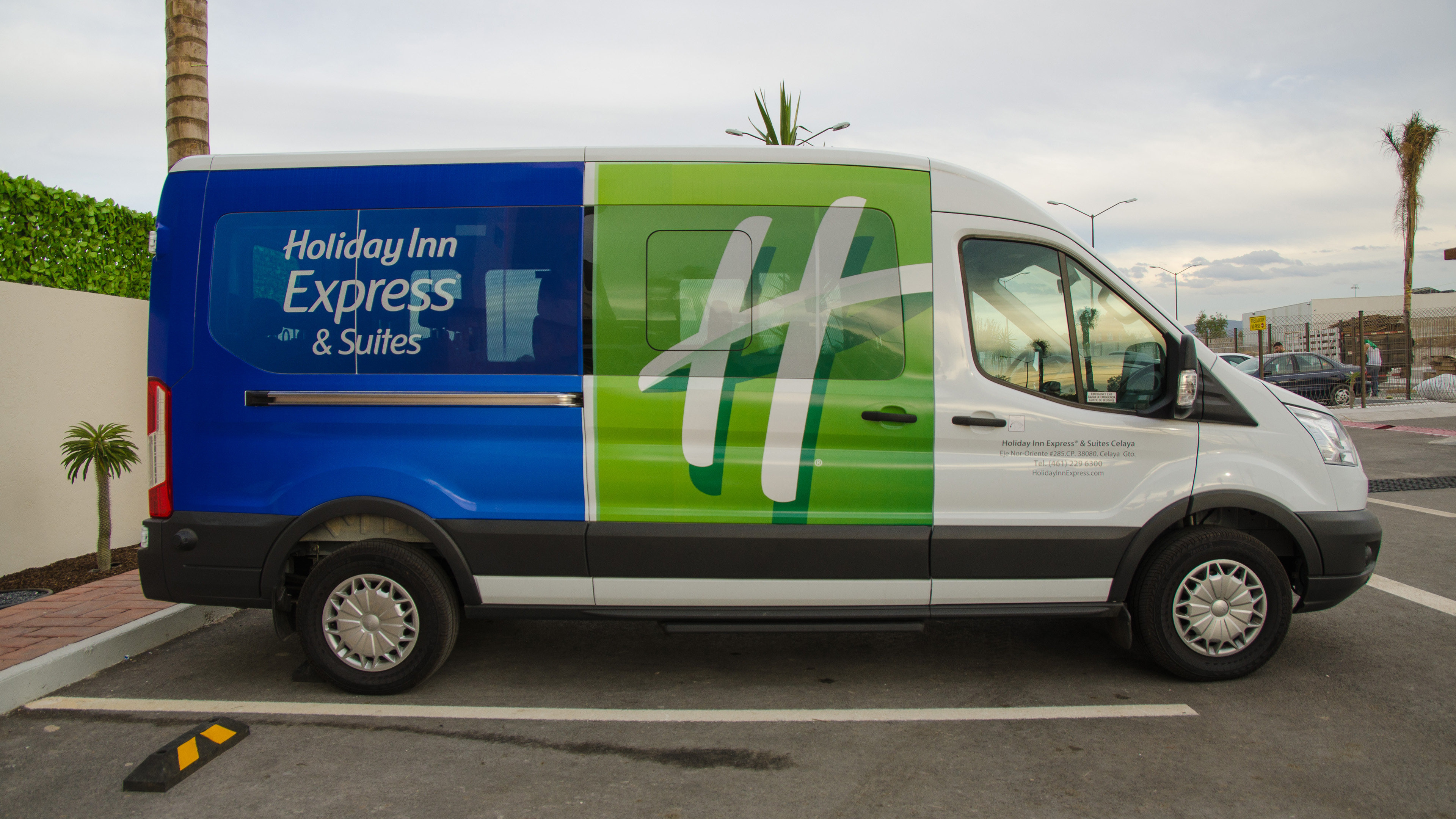 Holiday Inn Express and Suites Celaya 41/50