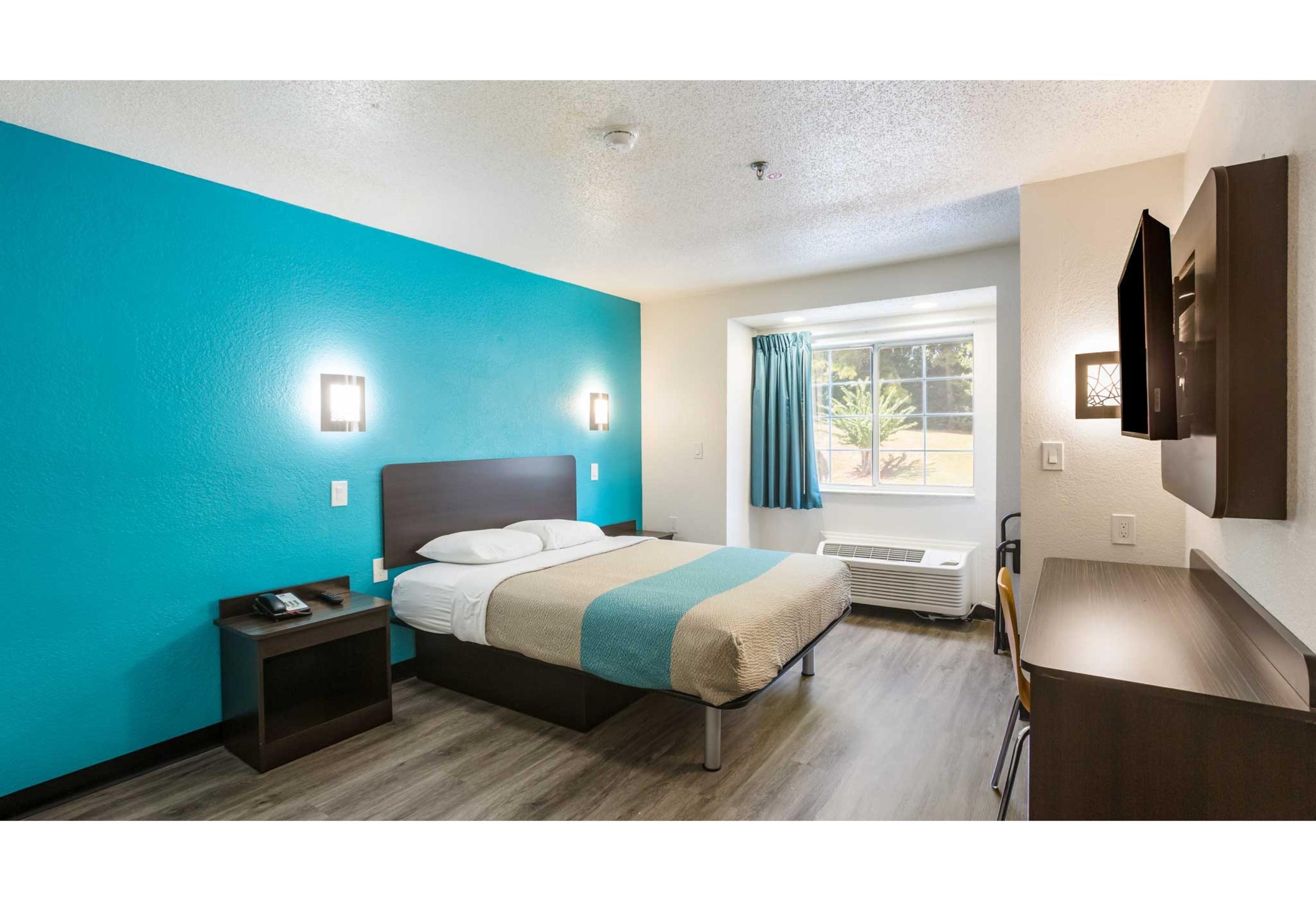 غرفة بسرير كوين لغير المدخنين، Motel6 Smyrna, GA - Atlanta 2/4