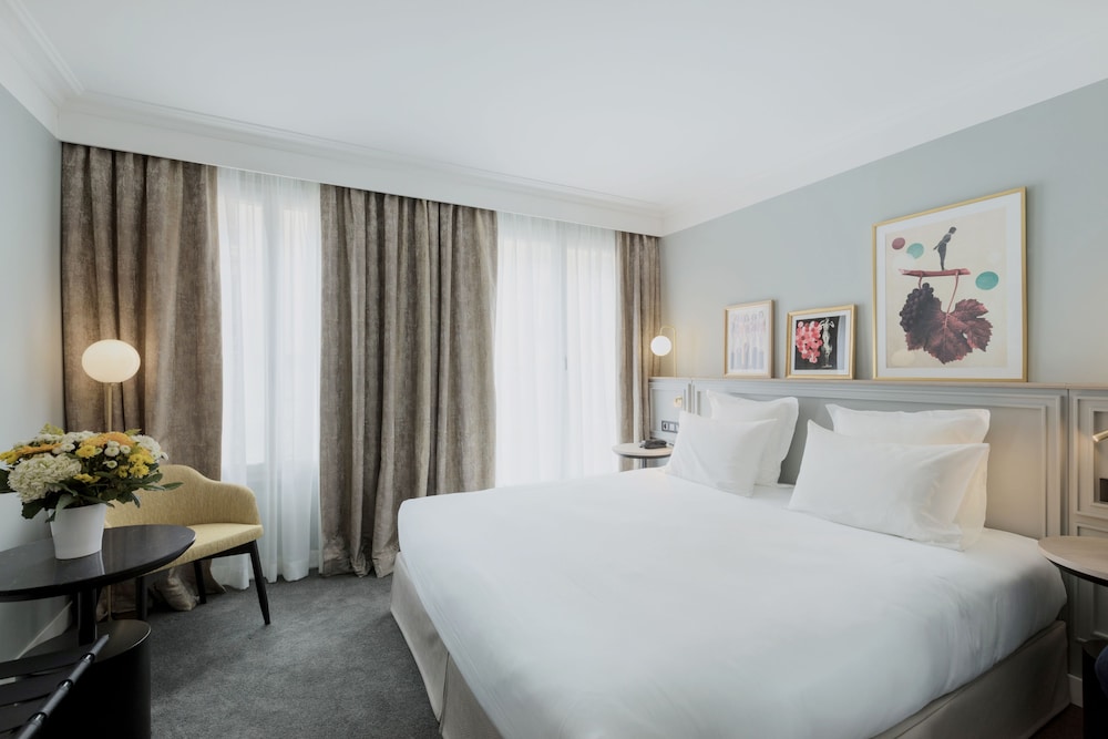 SUPERIOR, QUEEN BED, COURTYARD VIEW