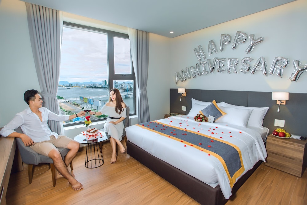 Glamour Hotel Da Nang 10/30