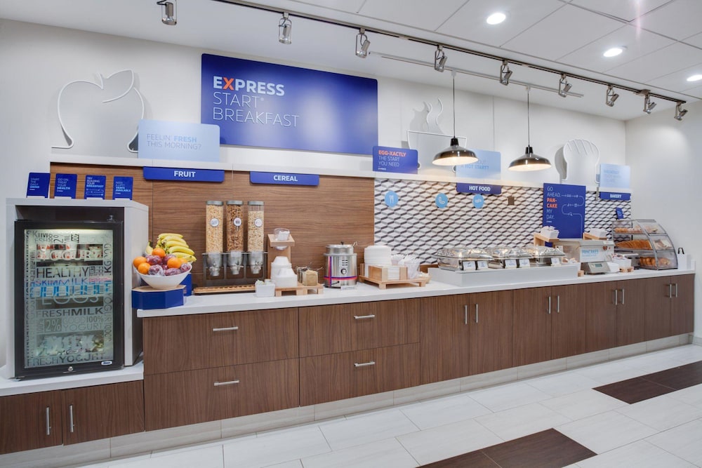Holiday Inn Express Ft Lauderdale Cruise Airport 41/55