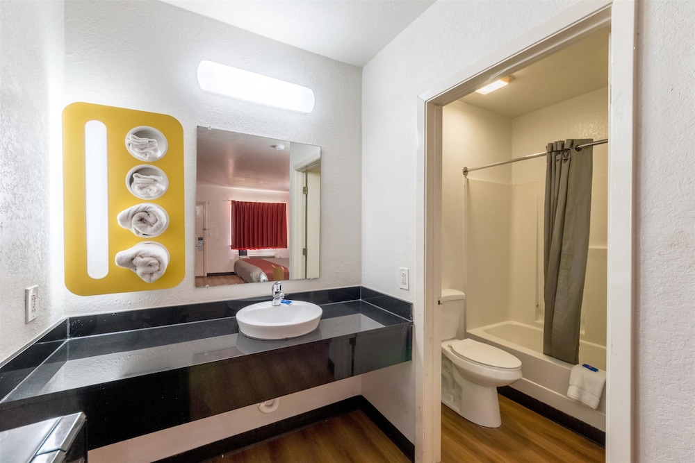 Motel6 Seguin, TX 53/53